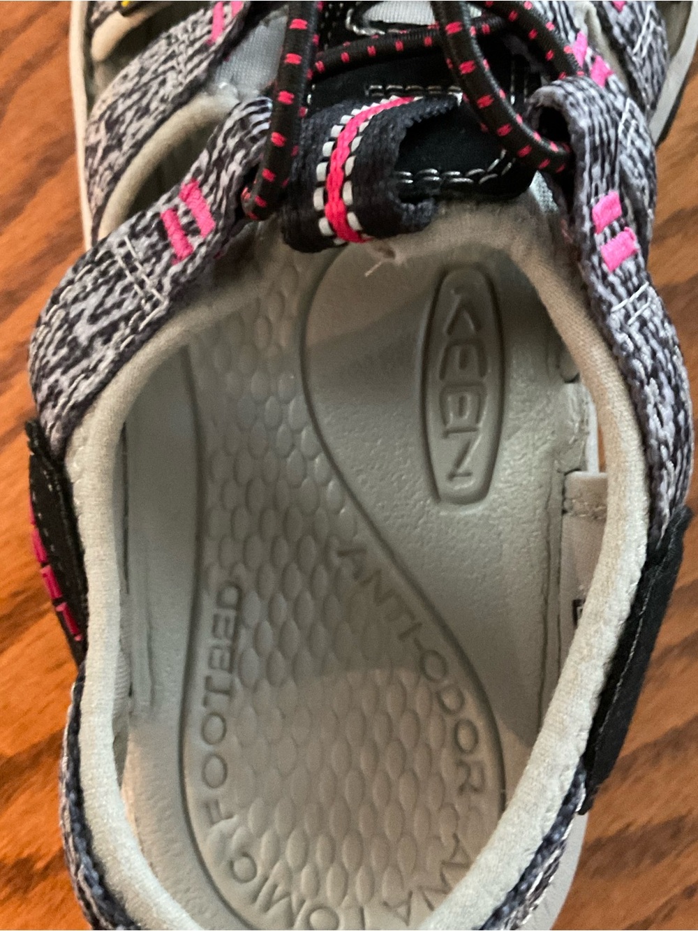 NWOT Keen Newport H2 Water/Hiking Black/Pink Pattern Bungee Lace, Women’s Sz 6.5 - Picture 5 of 7